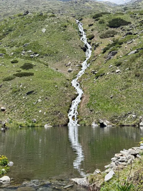 Yulla Kanda Yatra from Manali / Kullu: yulla kanda waterfall